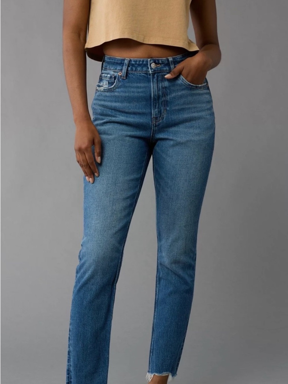 American Eagle Outfitters Mom Jeans - Super High Rise Strigid Raw Hem 4 Short